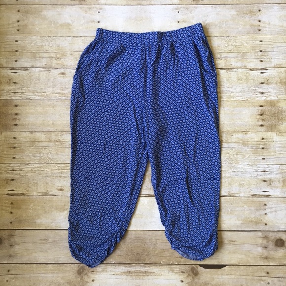 Mossimo Supply Co. Pants - Mossimo Co. Capri Medium